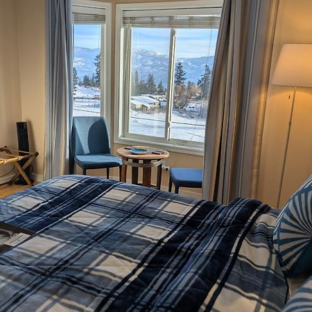 Salish B&B And Spa Уест Келоуна Екстериор снимка