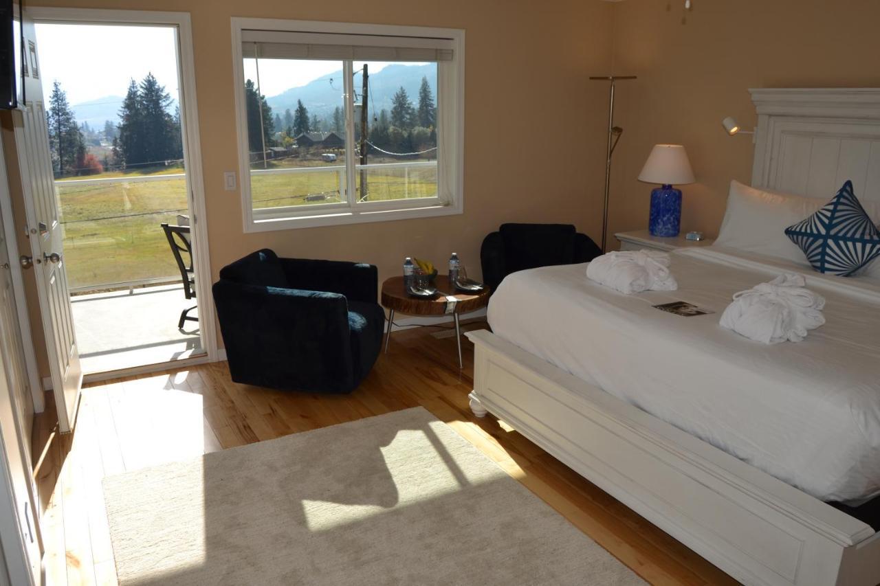 Salish B&B And Spa Уест Келоуна Екстериор снимка