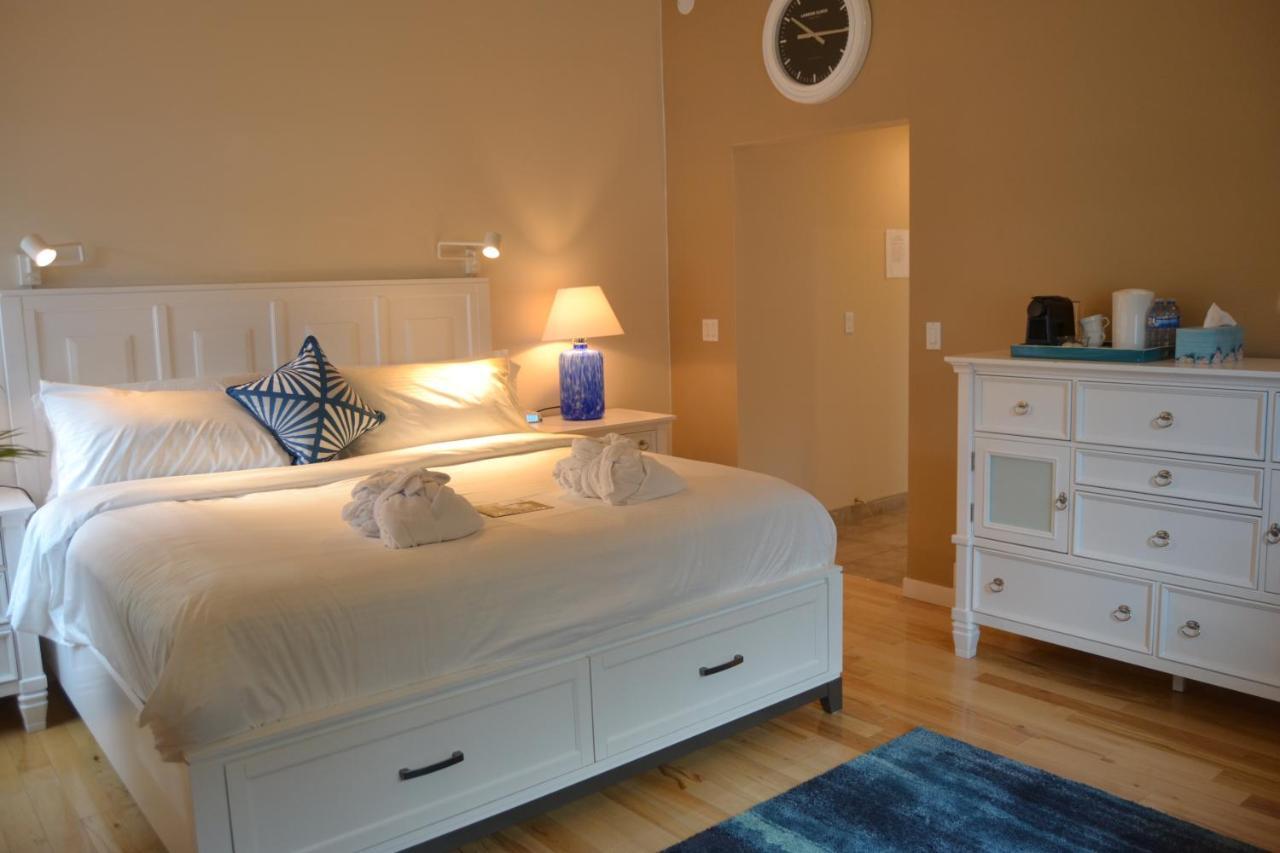 Salish B&B And Spa Уест Келоуна Екстериор снимка