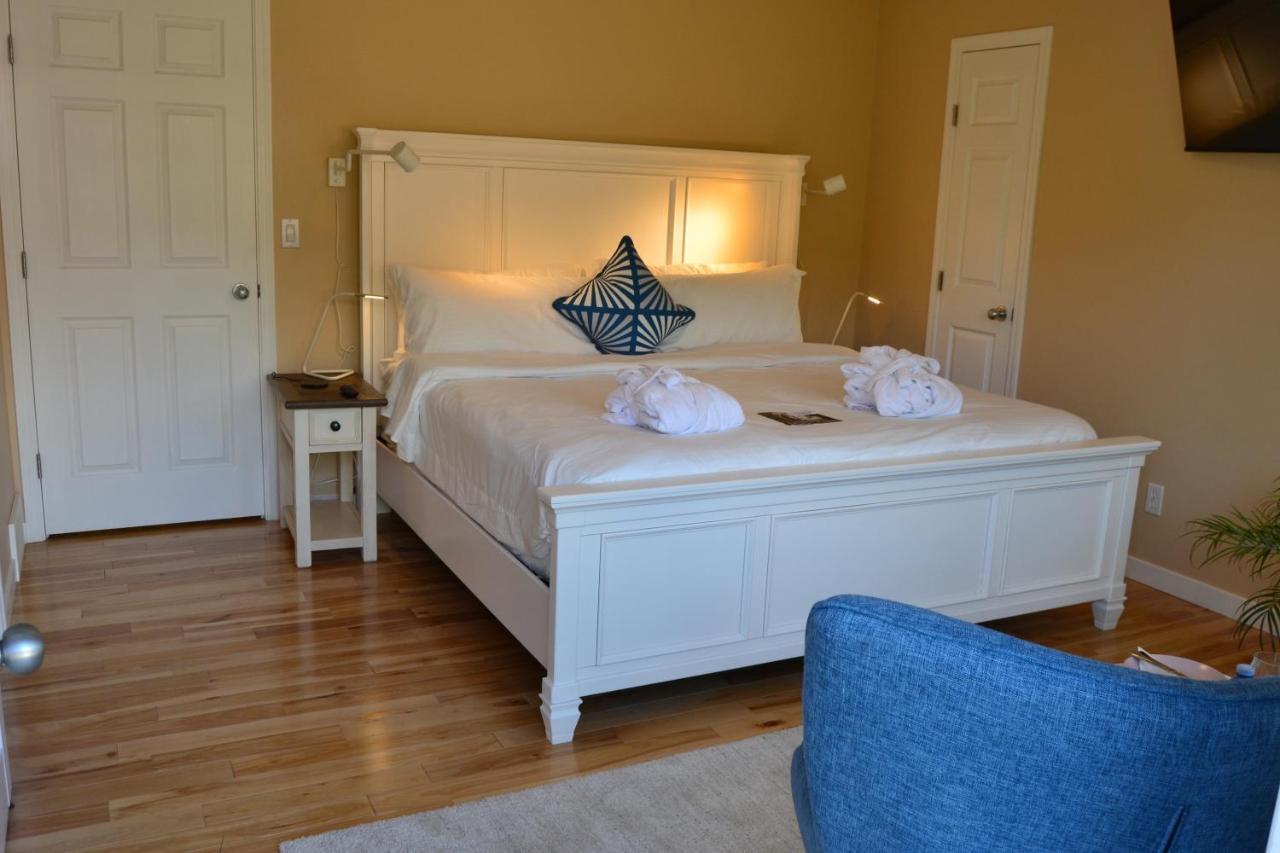 Salish B&B And Spa Уест Келоуна Екстериор снимка