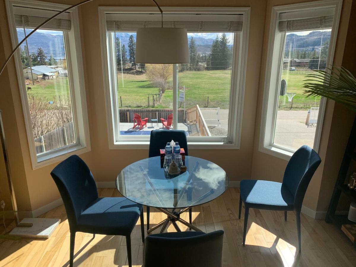 Salish B&B And Spa Уест Келоуна Екстериор снимка