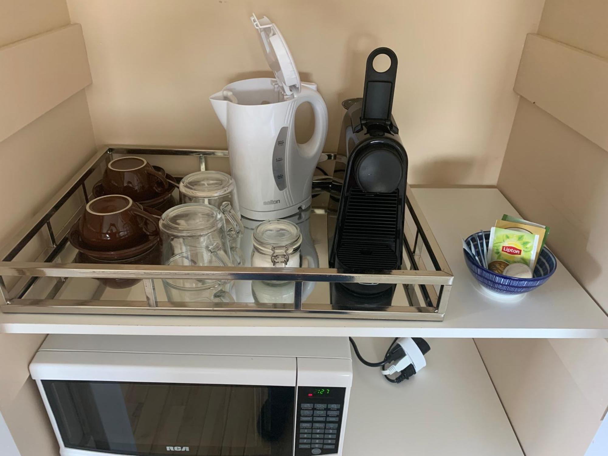 Salish B&B And Spa Уест Келоуна Екстериор снимка