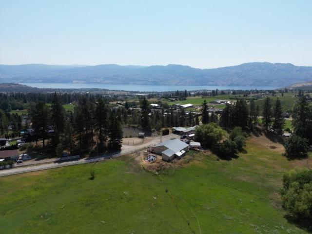 Salish B&B And Spa Уест Келоуна Екстериор снимка