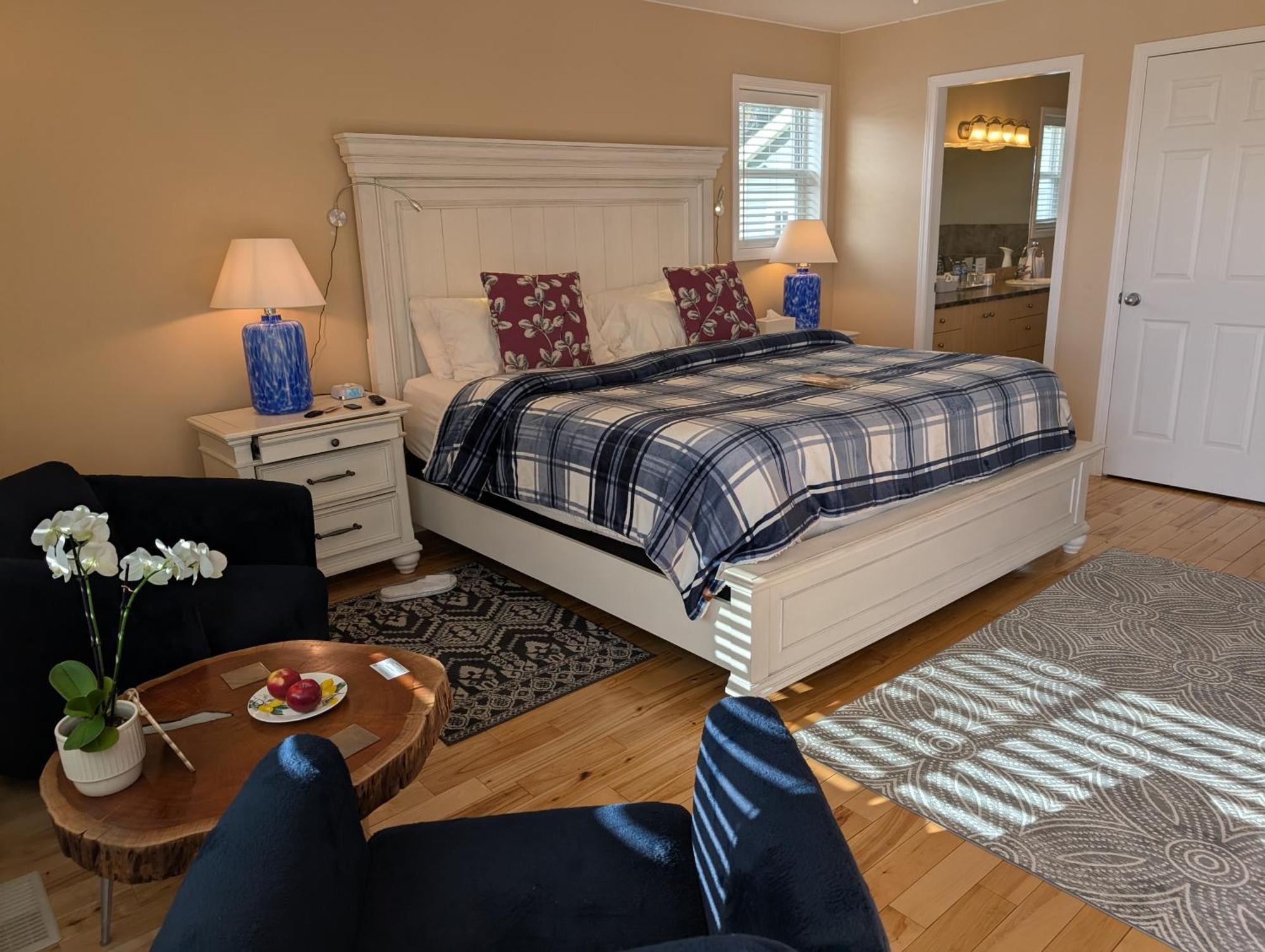 Salish B&B And Spa Уест Келоуна Екстериор снимка